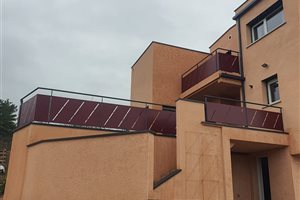 Garde-corps en aluminium découpé bicolore sur mesure - Fabrication Pourquié, Aveyron, France