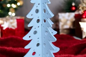 Décoration de table de Noël sapin en métal découpé blanc sablé Aveyron, Pourquié